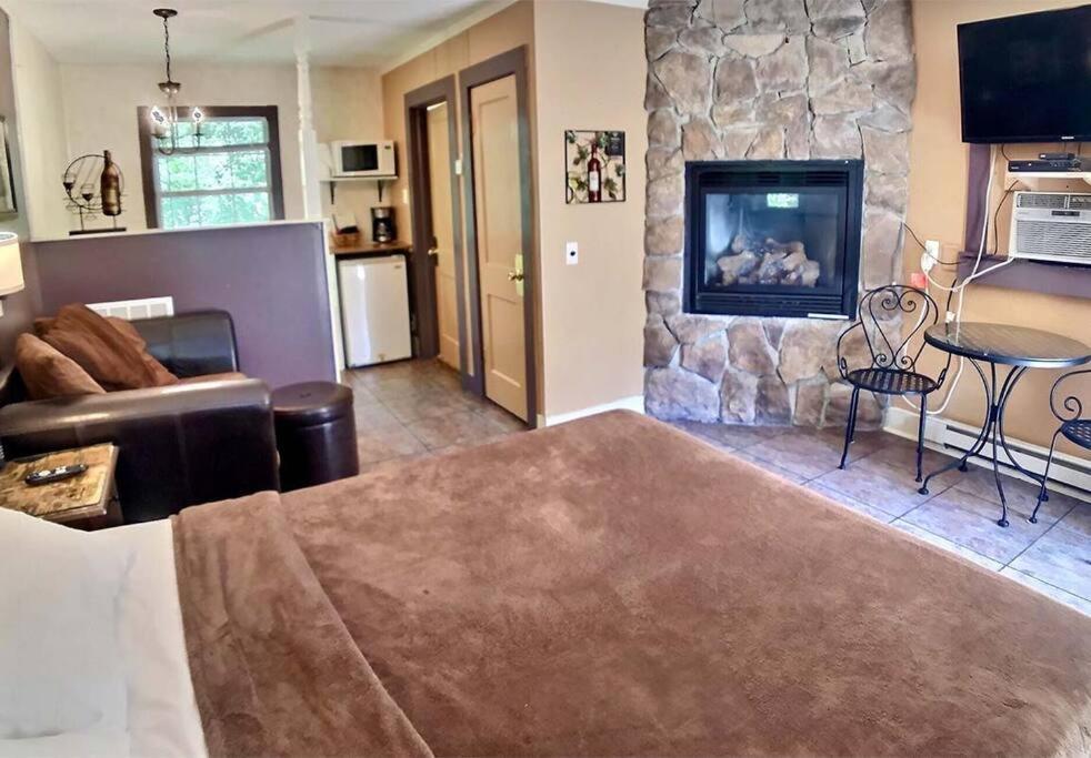 D'Vinery Rock Cottage/ #6 Eureka Springs Esterno foto